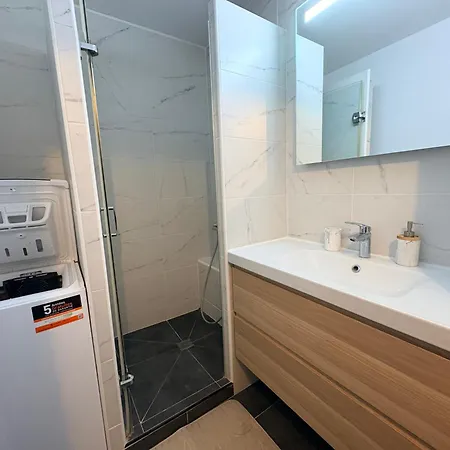 à 100m Magnifique T2 Avec Jardin Privé * Saint-Raphaël