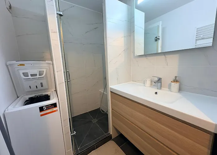 à 100m Magnifique T2 Avec Jardin Privé * Saint-Raphaël